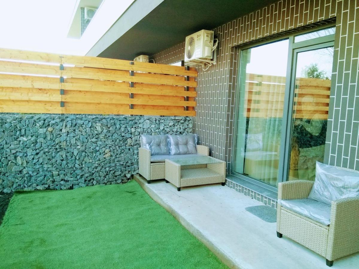 Studio Oxford-Campus Sat Vacanta Constanta Bagian luar foto