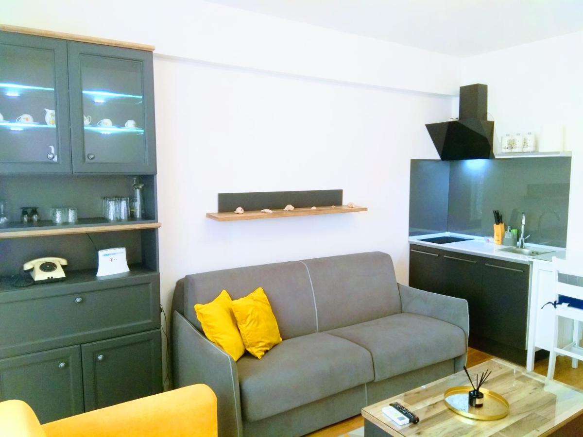 Studio Oxford-Campus Sat Vacanta Constanta Bagian luar foto